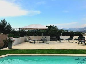 Maisons de vacances Villa with pool Six-Fours air conditioning All private : photos des chambres