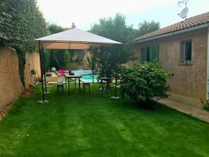 Maisons de vacances Villa with pool Six-Fours air conditioning All private : photos des chambres