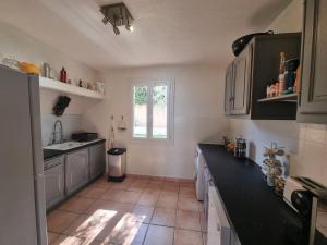 Maisons de vacances Villa with pool Six-Fours air conditioning All private : photos des chambres