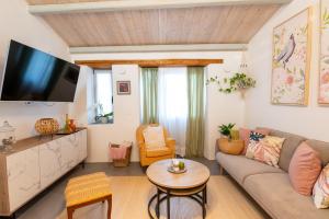 Casa Ellini unique & spacious by 8essentially