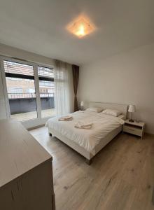 Elegant Escape apartment II - City Centre & Free Parking