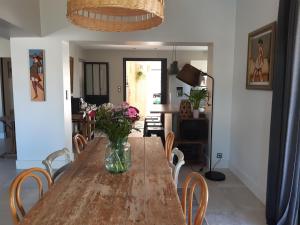 Maisons de vacances Maison 8 personnes avec grand jardin et piscine chauffee : photos des chambres