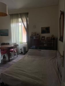 Sunny apartment in central Rome