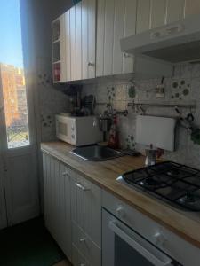 Sunny apartment in central Rome