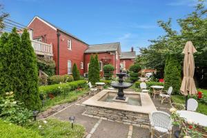 Germantown Old Grand House