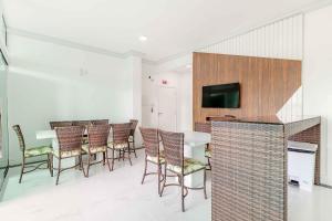 Cobertura Duplex a 100m da Praia com Jacuzzi Privativa