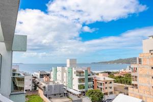 Cobertura Duplex a 100m da Praia com Jacuzzi Privativa