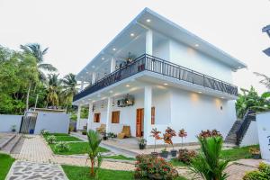 Lagoon House Negombo