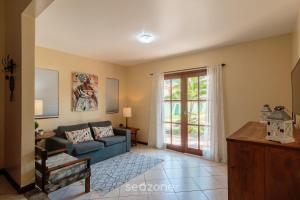 Linda Casa com piscina e churrasqueira URA0015