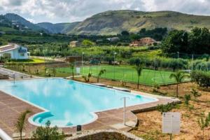 Luxury Hot tub Swimming pool Private pool Wi-Fi BBQ