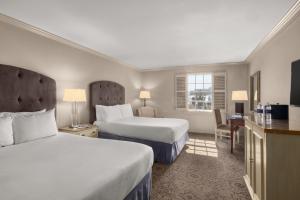 Dauphine Orleans Hotel