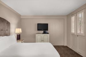 Dauphine Orleans Hotel