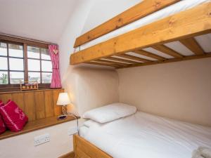 3 Bed in East Chaldon DC008