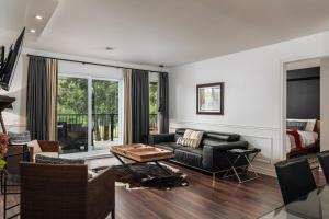 2 bedroom suite with views of Sommets St-Sauveur