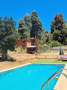 Cabaña Altos de Parra Tome 2025 - piscina temporada verano