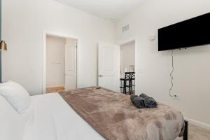 Orlando 2BR Retreat 3 Beds Near Disney&Universal