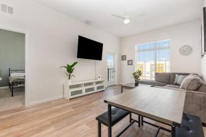 Orlando 2BR Retreat 3 Beds Near Disney&Universal