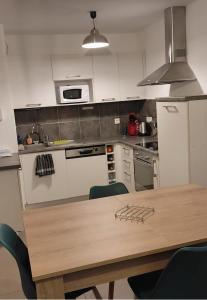 Appartements T2 tout equipe avec une belle terrasse face mer : photos des chambres