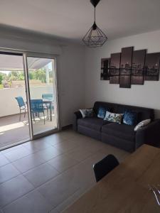 Appartements T2 tout equipe avec une belle terrasse face mer : photos des chambres