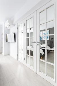 Charming downtown apartment with park view