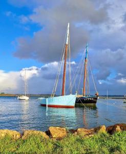 Maisons de vacances Ty Rorabeach - Vue port, familiale et proche des plages : Maison 4 Chambres
