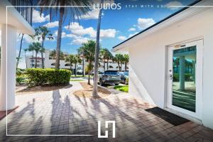 Romantic Escape by the Sea 1 BR Jacuzzi Access L82