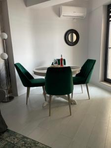 Mamaia Lakeside apartment by solid