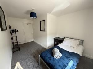 Coxon - 5 Bdrm 6 beds Perfect 4 contractor