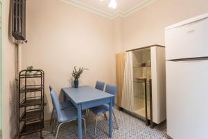 Stylish 1BR with Prime Location and Bold Design