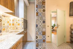 Stylish 1BR with Prime Location and Bold Design