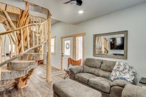 Family Home w Mountain Views in Circleville!