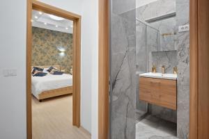 Victoriei Avenue Gem