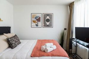 Metro Nunoa Chic Studio for Exploring