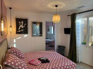 B&B / Chambres d'hotes Maison sol en ciel Petit Dejeuner et Parking inclus : photos des chambres