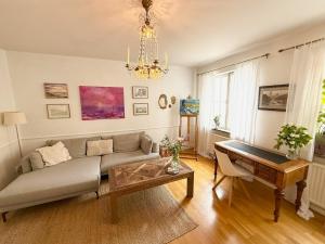 Romantic old town home