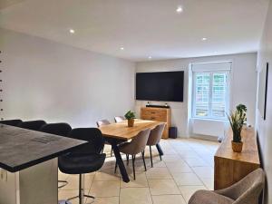 Maisons de vacances Maison d-exception sur la ligne droite des Hunaudieres : photos des chambres