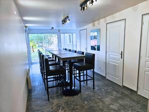 Maisons de vacances Maison d-exception sur la ligne droite des Hunaudieres : photos des chambres