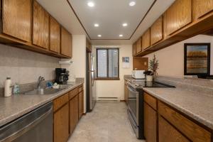 Outdoor Pool, Fireplace, Athletic Club, Covered Balcony with Views