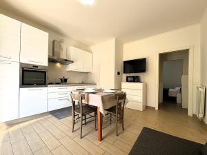 Nadia House - a stones throw from the sea!