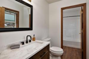 Pet Friendly - Cozy & Modern Cabin - Surrounded by Nature