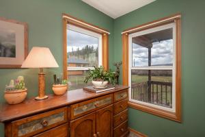 Pet Friendly - Cozy & Modern Cabin - Surrounded by Nature