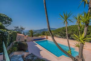 Villa bellevue sainte maxime un écrin de verdure au cœur du sémaphore piscine XXL