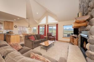 Private Garage, Washer and Dryer, Amazing Views of Byers Peak, Pet Friendly