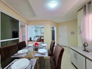 Sobrado ao lado Paraguai garagem e churrasqueira