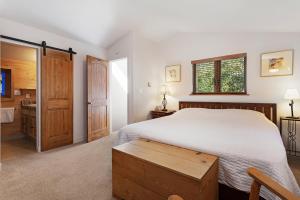 Outdoor Pool, Gas Grill, Private Washer & Dryer, On Bus Route