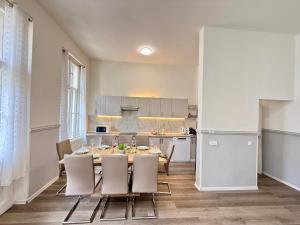 FREE PARKING- 2BDR Apartment in Wenceslas Square - 4hvězdičkové hotely ve městě Praha