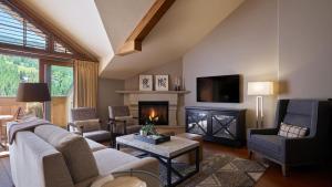 Reduced Rates, Full Private Condo within a 5 Star Hotel, Vail Village Location