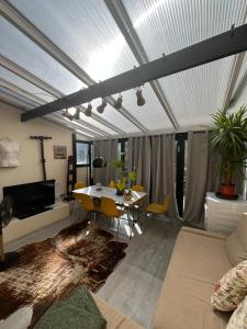 COSY CAMDEN 2 BEDROOM APARTMENT WITH TERRACE