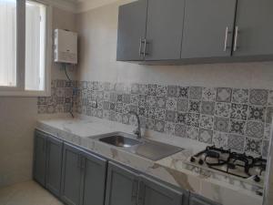 Cozy and modern flat with terrace, near beach and medina