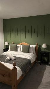 Crawley 3 Bed With Driveway